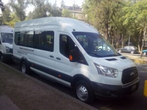 Camioneta para transporte de personal - GO Transportes